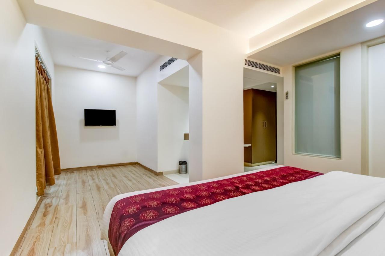 Hotel Grand Mookambika Navi Mumbai Exterior foto